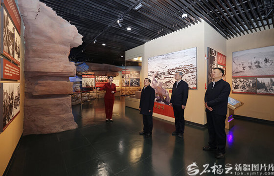 陳小江在兵團石河子市胡楊河市調研